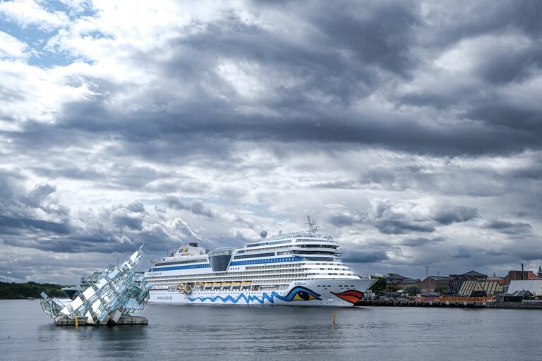 AIDAmar Sphinx Class Cruise Ship Oslofjorden