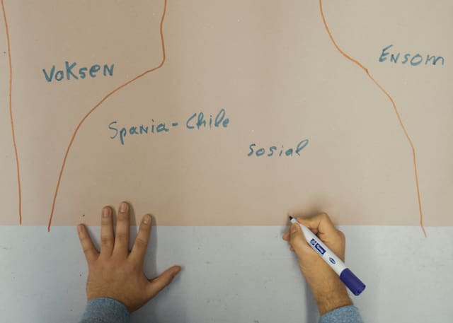 CB546580 5ABE 43F1 8D60 35128AAB0392 1 100 OJade Svart Hvitt Hundre Prosent Kopi